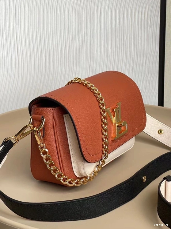 LOUIS TENDER VUITTON LOCKME 0523